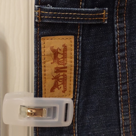 Levi's 590 Bootcut 18W Dark Wash Denim Womens Jeans. Excellent Condition! - Picture 8 of 13